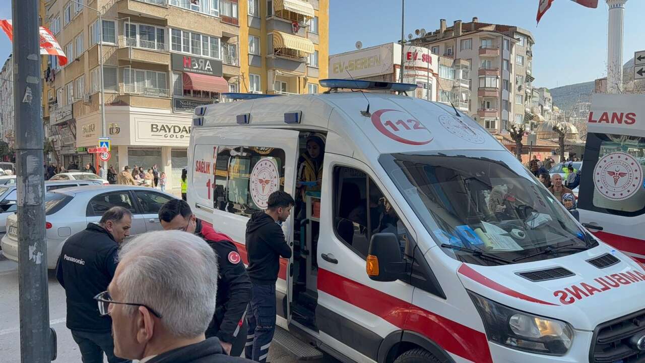 Sokakta silahlı saldırı! Eniştesine nişan aldı, yoldan geçen 2 kişiyi daha vurdu 4